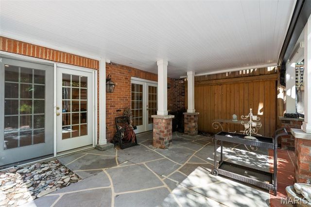 166 N Central Avenue, Clayton, MO 63105