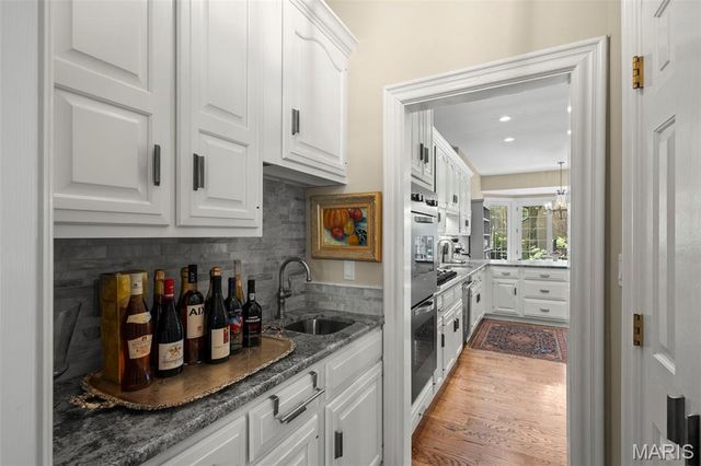 166 N Central Avenue, Clayton, MO 63105