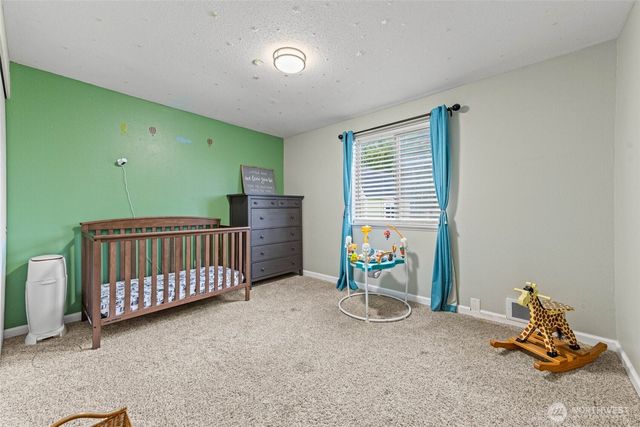 621 Crockett Lake Drive, Coupeville, WA 98239