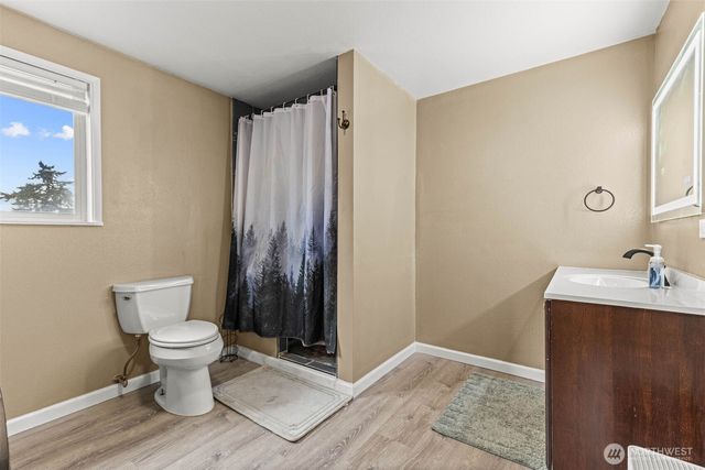 621 Crockett Lake Drive, Coupeville, WA 98239