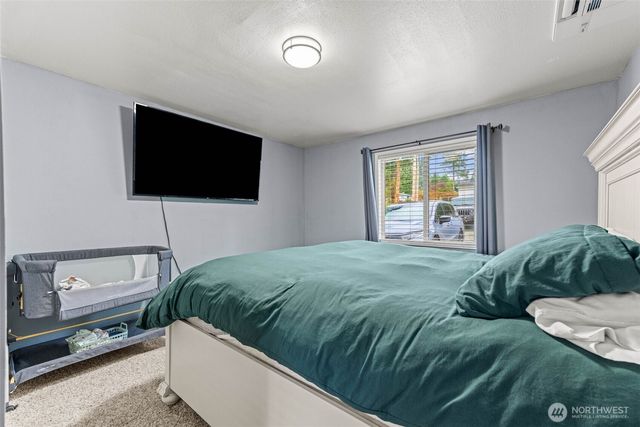 621 Crockett Lake Drive, Coupeville, WA 98239