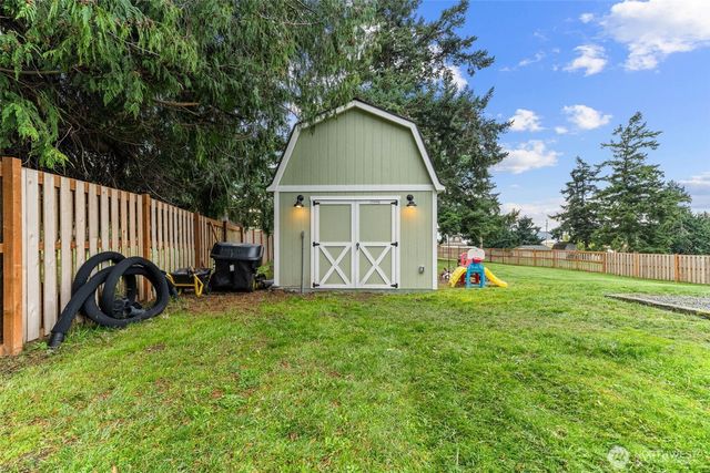621 Crockett Lake Drive, Coupeville, WA 98239