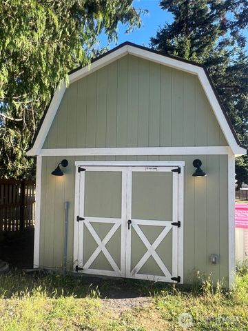 621 Crockett Lake Drive, Coupeville, WA 98239