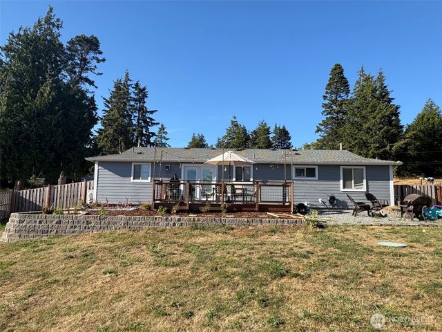 621 Crockett Lake Drive, Coupeville, WA 98239