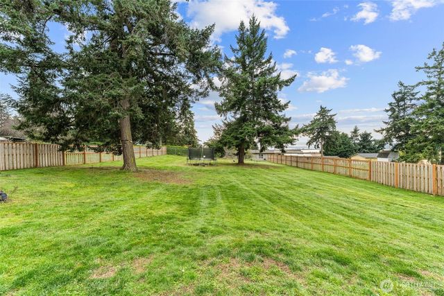 621 Crockett Lake Drive, Coupeville, WA 98239