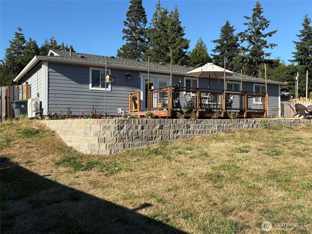 621 Crockett Lake Drive, Coupeville, WA 98239