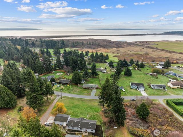 621 Crockett Lake Drive, Coupeville, WA 98239