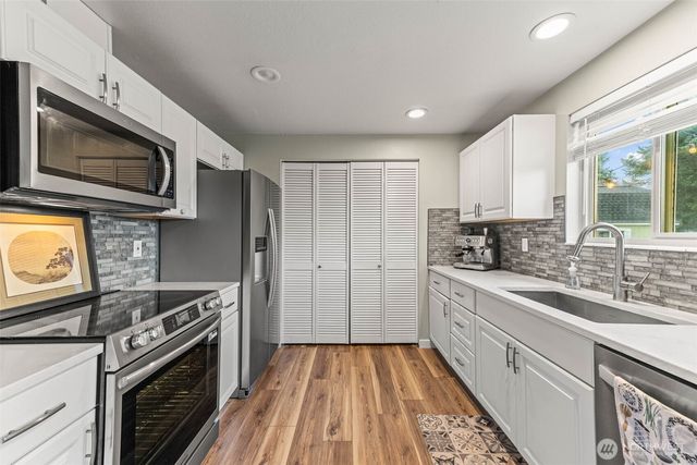 621 Crockett Lake Drive, Coupeville, WA 98239