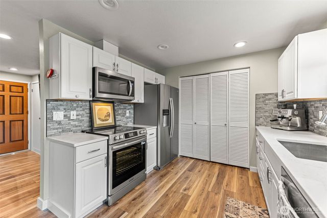 621 Crockett Lake Drive, Coupeville, WA 98239