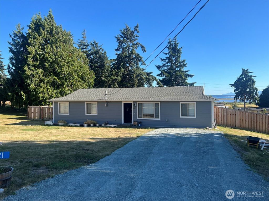 621 Crockett Lake Drive, Coupeville, WA 98239
