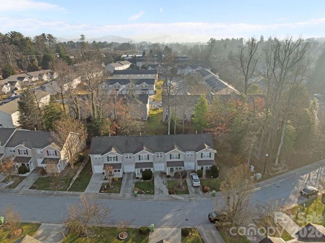 165 Wiltshire Circle, Fletcher, NC 28732