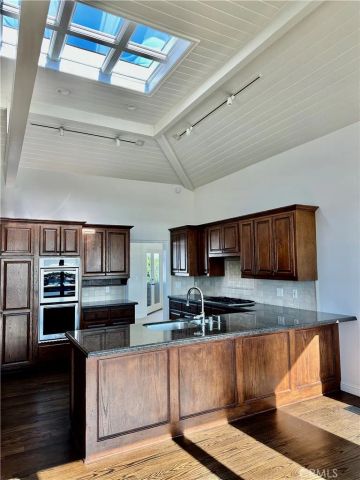 900 Kings Road, Newport Beach, CA 92663