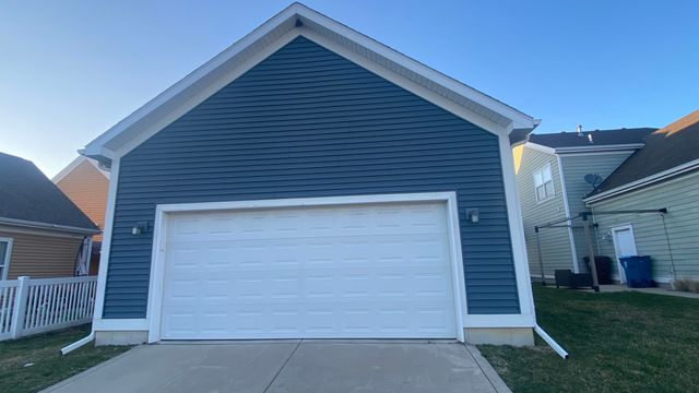 326 Clifford Way, Burns Harbor, IN 46304