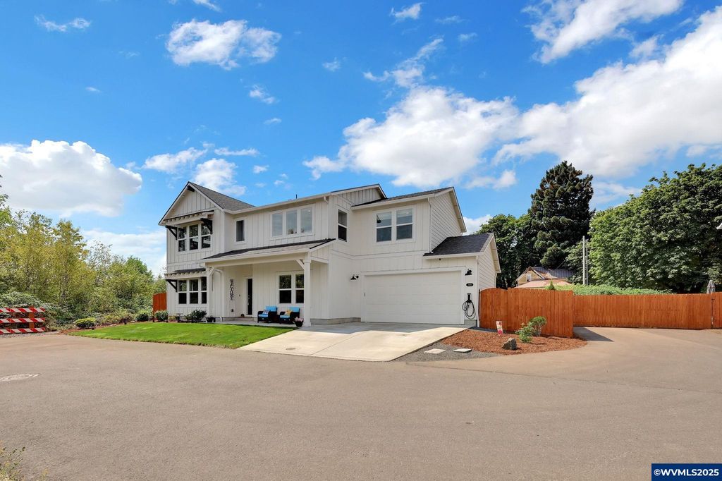 580 S 10th St, Monroe, OR 97456