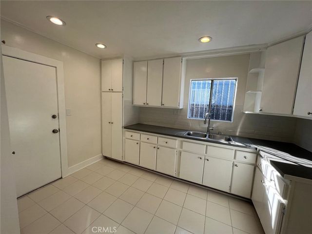 1110 W. 92ND Street, Los Angeles, CA 90044