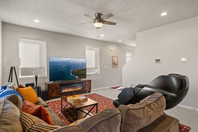 885 Tazanita Loop SE, Rio Rancho, NM 87124