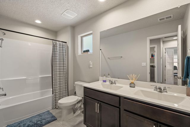 885 Tazanita Loop SE, Rio Rancho, NM 87124