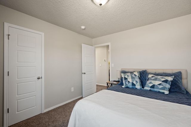 885 Tazanita Loop SE, Rio Rancho, NM 87124