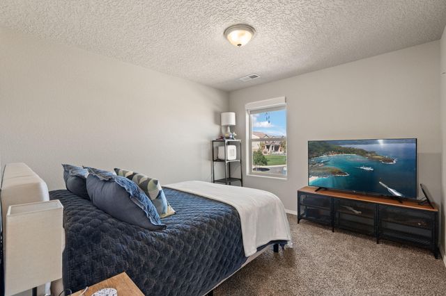 885 Tazanita Loop SE, Rio Rancho, NM 87124