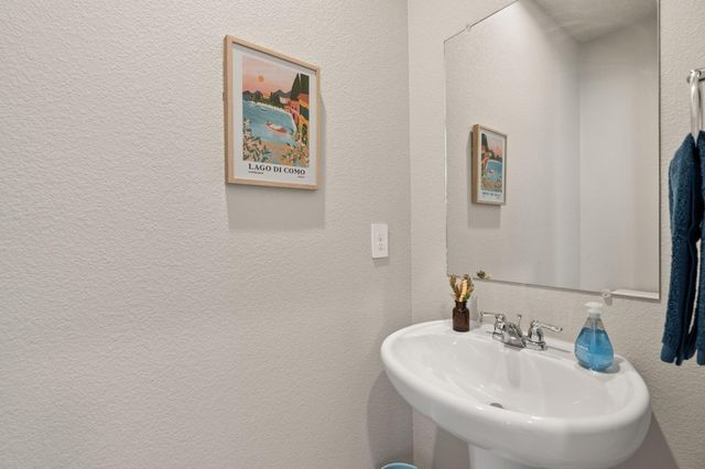 885 Tazanita Loop SE, Rio Rancho, NM 87124