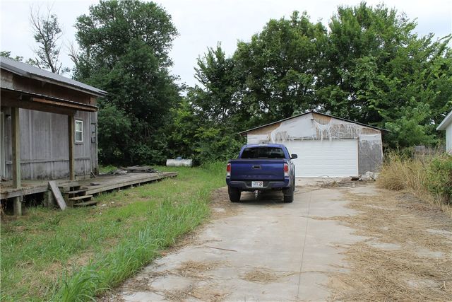 5712 Graham Road, Springdale, AR 72745