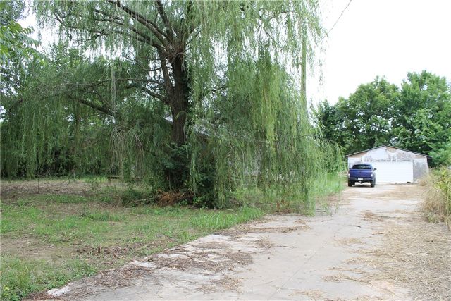 5712 Graham Road, Springdale, AR 72745