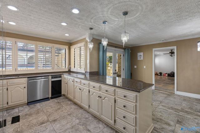 3406 Vestavia Circle SW, Decatur, AL 35603