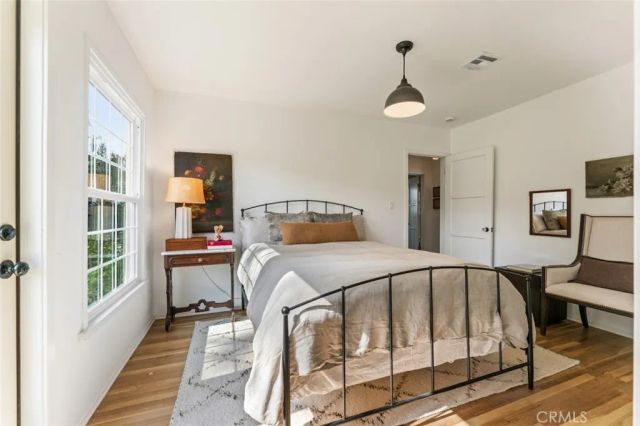6525 Ruffner Avenue, Lake Balboa, CA 91406