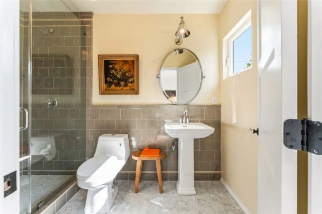 6525 Ruffner Avenue, Lake Balboa, CA 91406