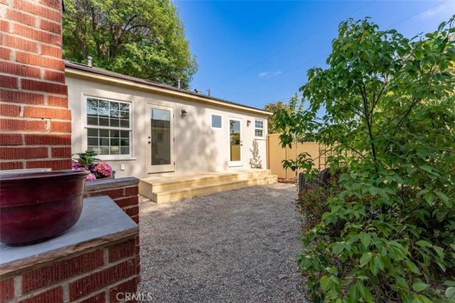 6525 Ruffner Avenue, Lake Balboa, CA 91406