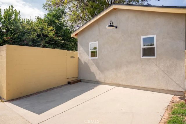 6525 Ruffner Avenue, Lake Balboa, CA 91406
