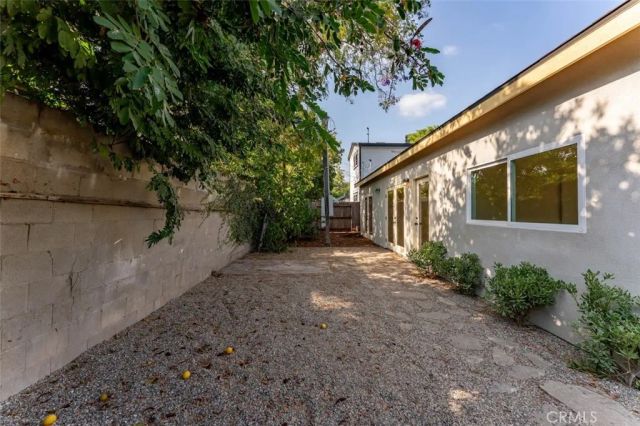 6525 Ruffner Avenue, Lake Balboa, CA 91406
