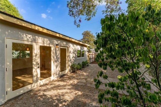 6525 Ruffner Avenue, Lake Balboa, CA 91406