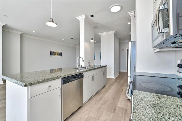 3810 Wilshire Boulevard PH 11, Los Angeles, CA 90010