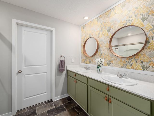 286 Aaron Drive, Delaware, OH 43015