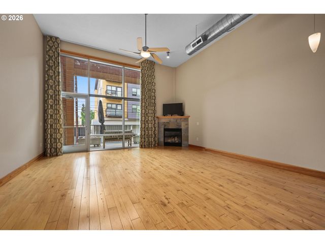 2006 Se MORRISON St D, Portland, OR 97214