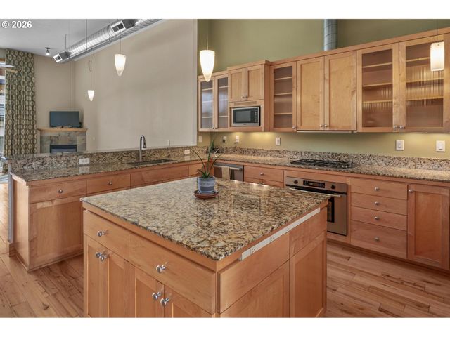 2006 Se MORRISON St D, Portland, OR 97214