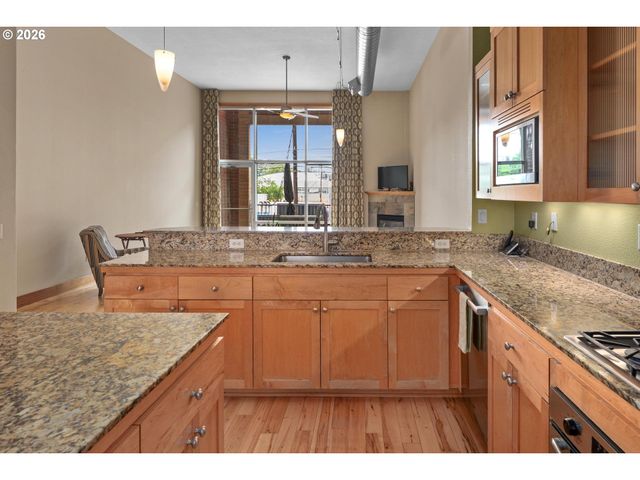 2006 Se MORRISON St D, Portland, OR 97214