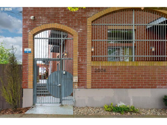 2006 Se MORRISON St D, Portland, OR 97214