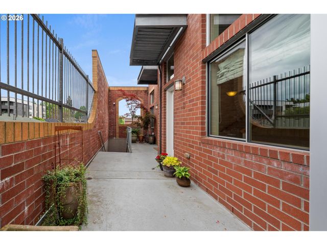 2006 Se MORRISON St D, Portland, OR 97214