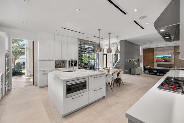 2608 Barbara Lane, Houston, TX 77005
