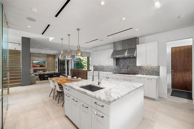 2608 Barbara Lane, Houston, TX 77005