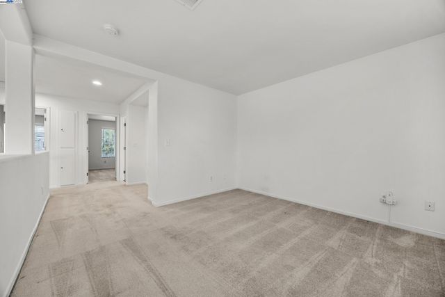 448 Burlington Dr, Tracy, CA 95376