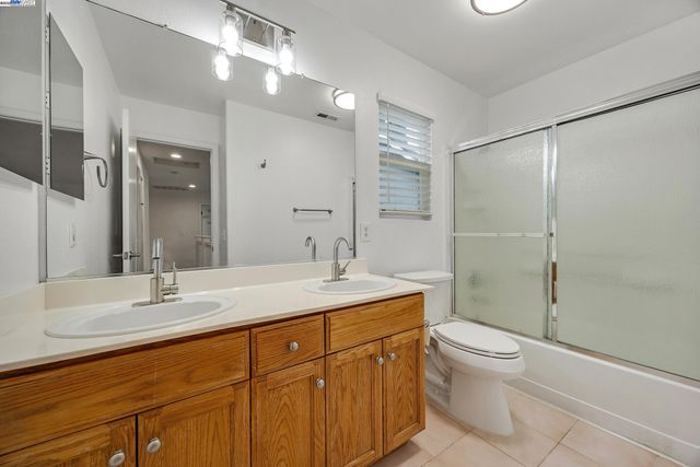 448 Burlington Dr, Tracy, CA 95376