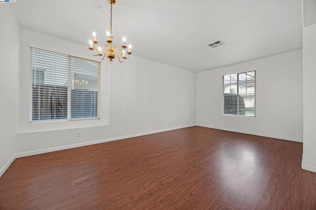 448 Burlington Dr, Tracy, CA 95376