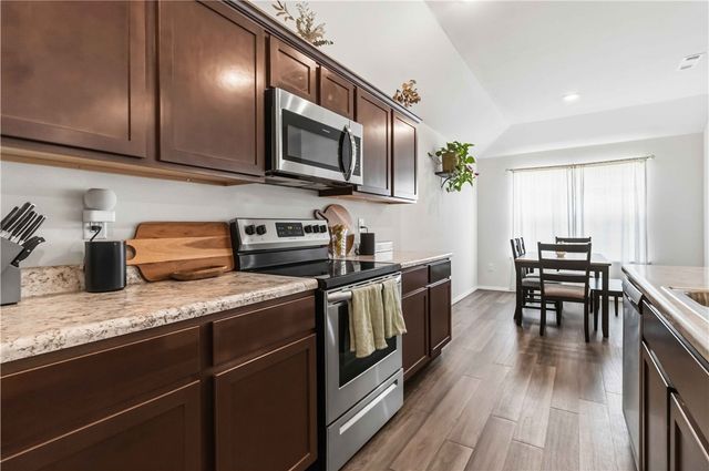 3713 S 2nd Place, Rogers, AR 72758