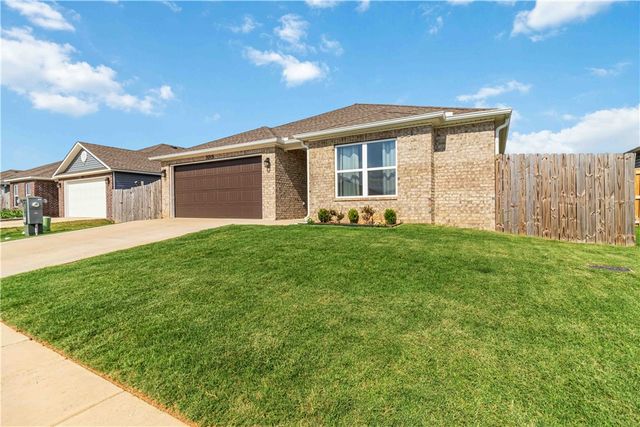 3713 S 2nd Place, Rogers, AR 72758