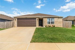 3713 S 2nd Place, Rogers, AR 72758