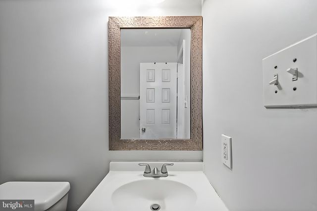 8804 35TH AVE, College Park, MD 20740