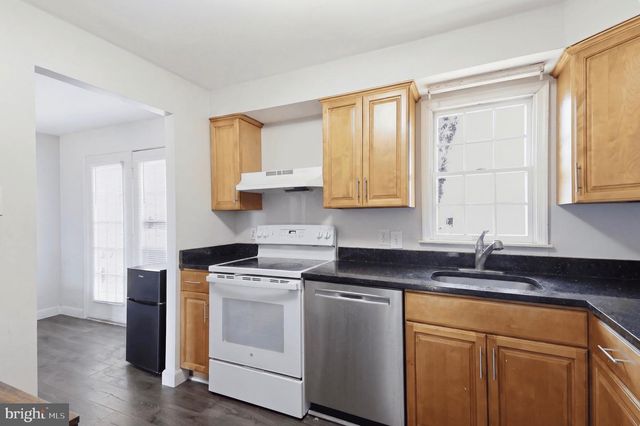 8804 35TH AVE, College Park, MD 20740
